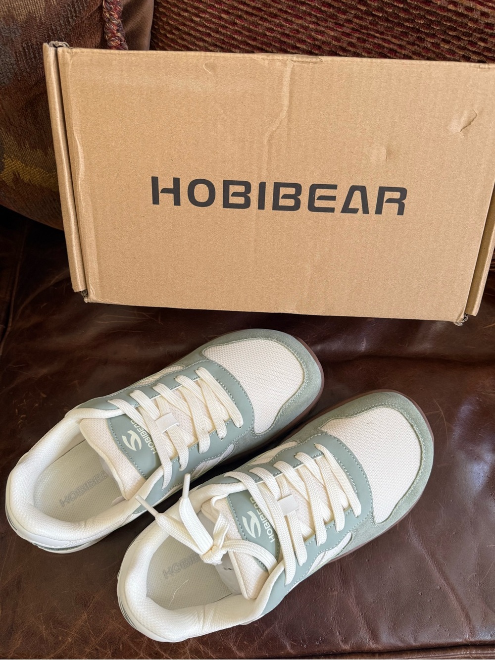 NIB Hobibear Men’s White and Sage Blue Casual Retro Lace-Up Sneakers